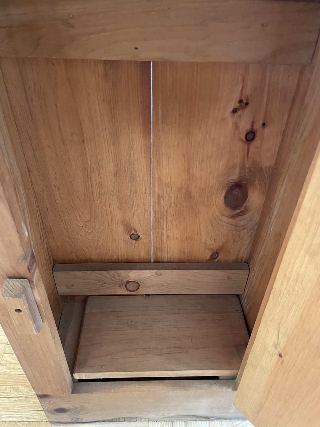 Shabby chic farmhouse handmade vintage cedar cabinet - photo 5