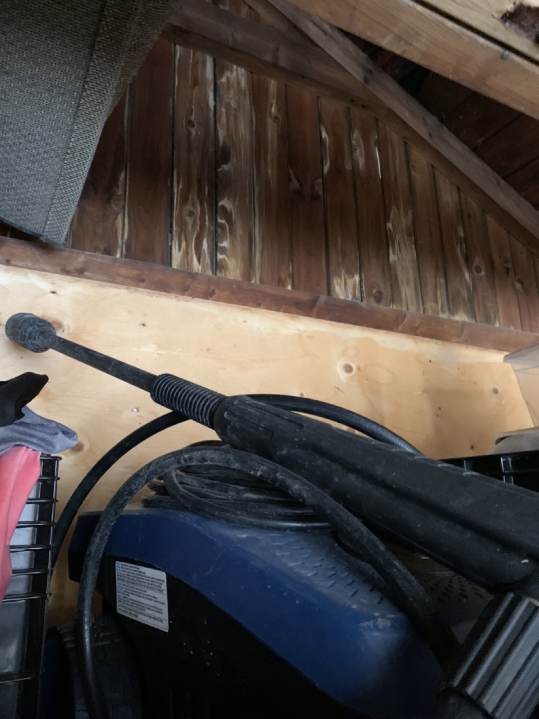 Simoniz 1600 PSI Electric 4-Wheel Pressure Washer image indicator(4)