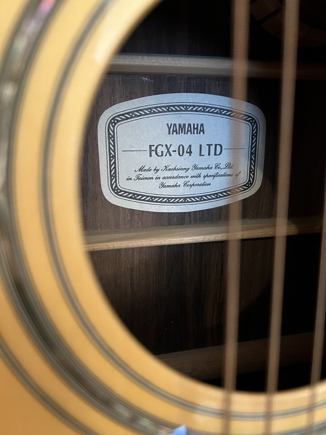 Yamaha Electric Acoustic Guitar with Accessories - photo 3