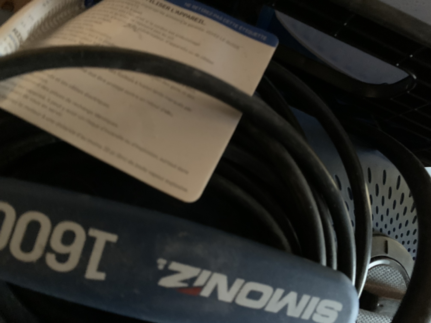 Simoniz 1600 PSI Electric 4-Wheel Pressure Washer image indicator(3)