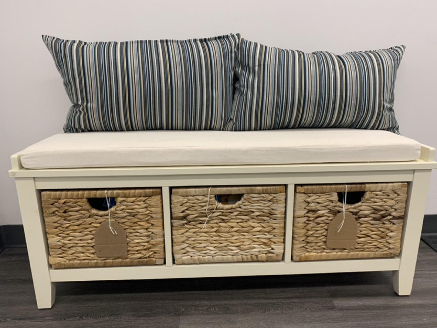 Beautiful Bench with Storage Baskets (pillows not incl.) - photo 5