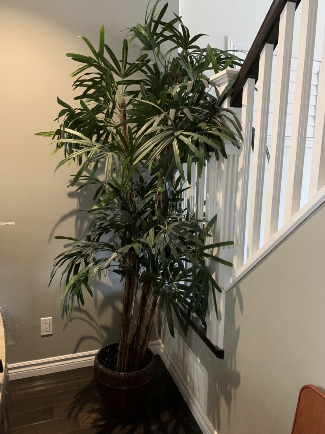 Artificial large plant