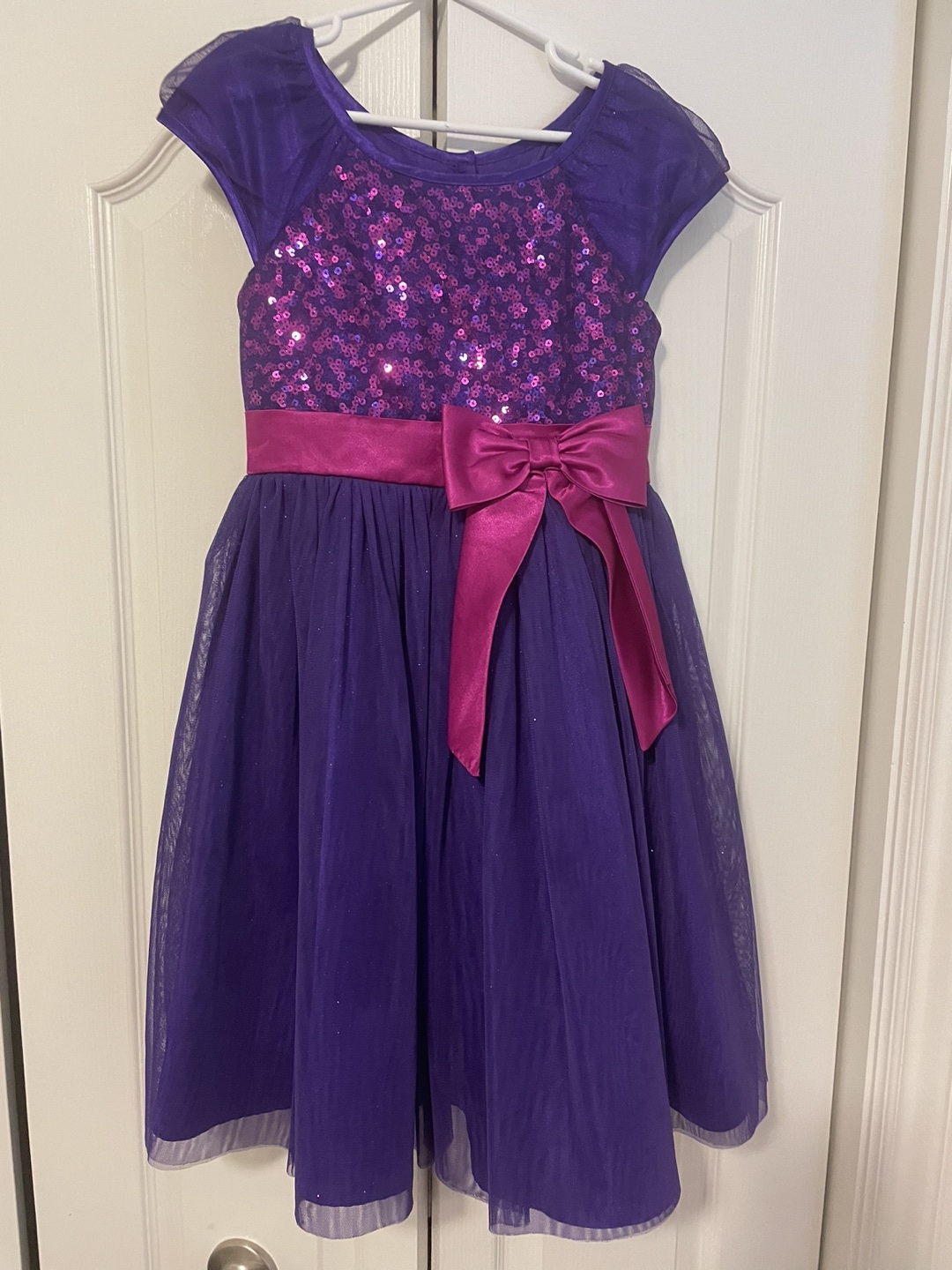 Special occasion girl dress size 8 thumbnail