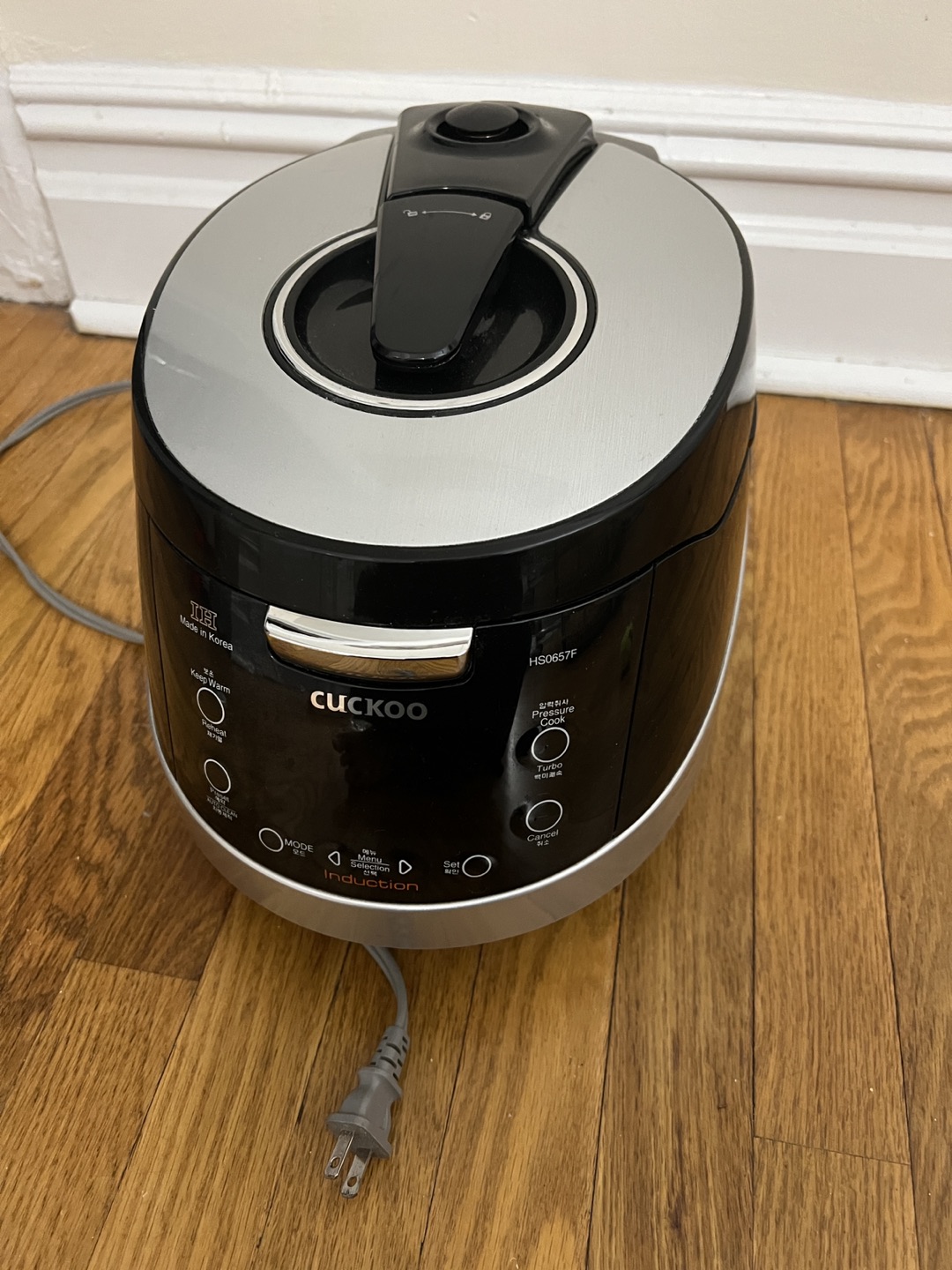 Cuckoo rice cooker (hs0657f)