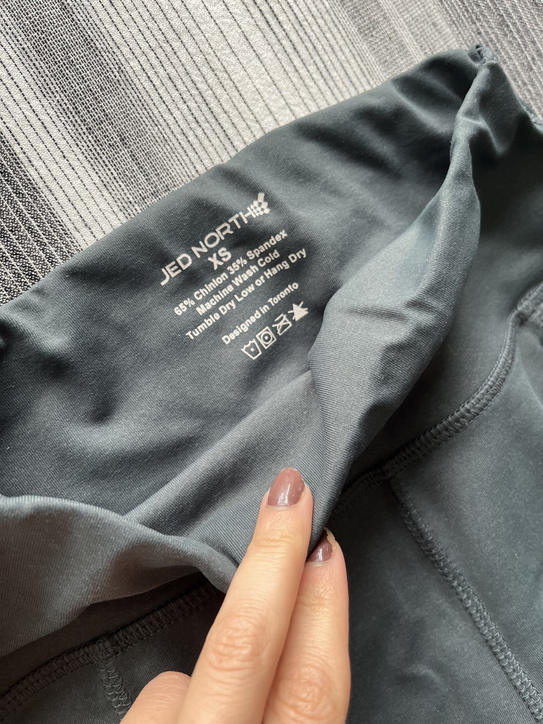 Women’s workout leggings with pockets size XS image indicator(3)