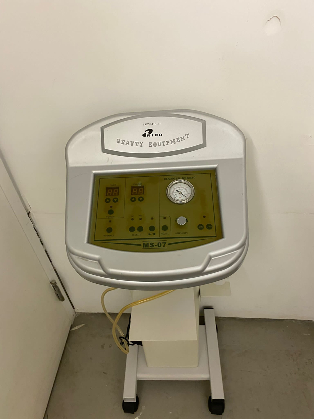 Microdermabrasion +steamer machine - photo 2