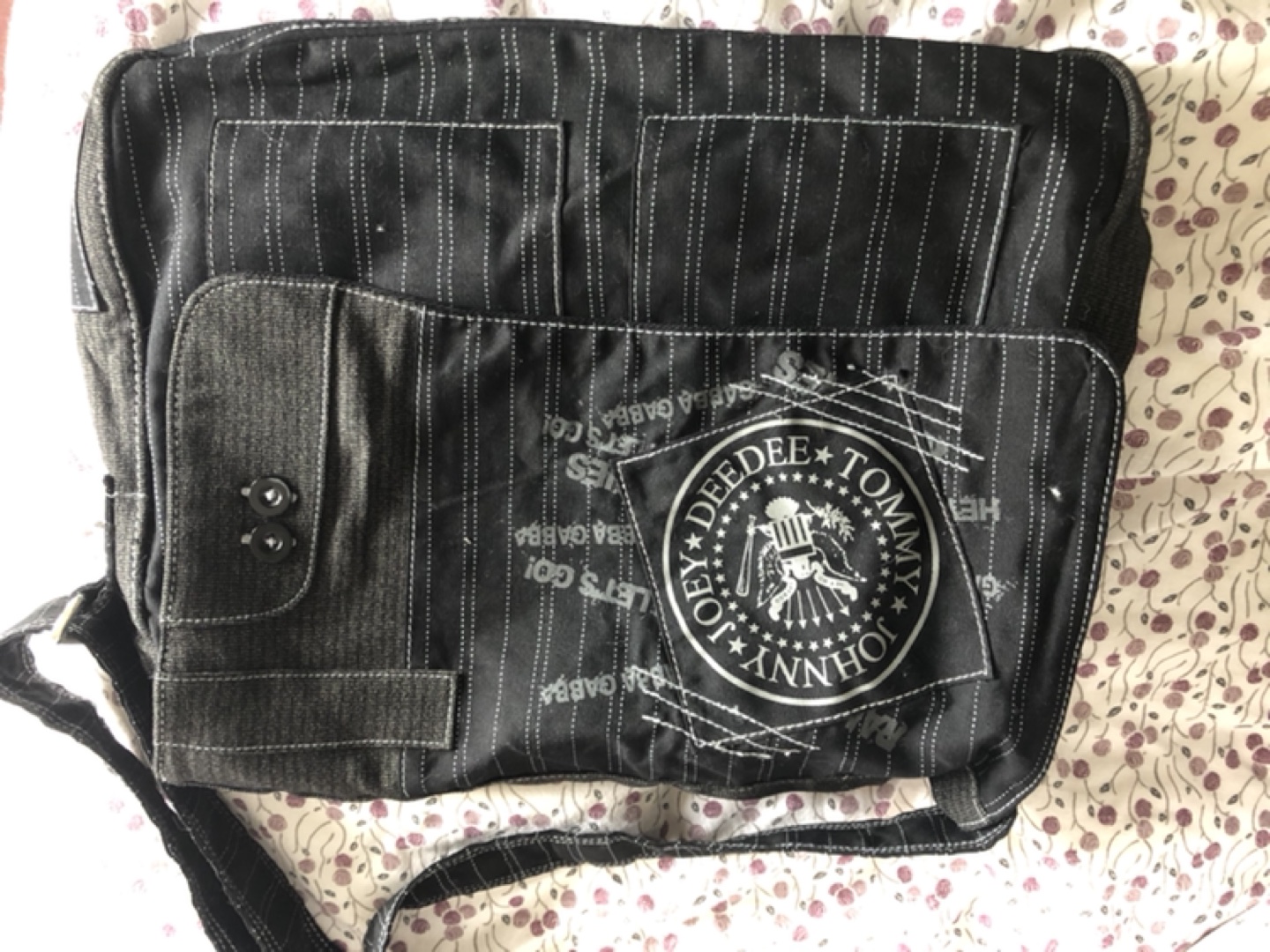 The punk rock band RAMONES black canvas shoulder bag . thumbnail