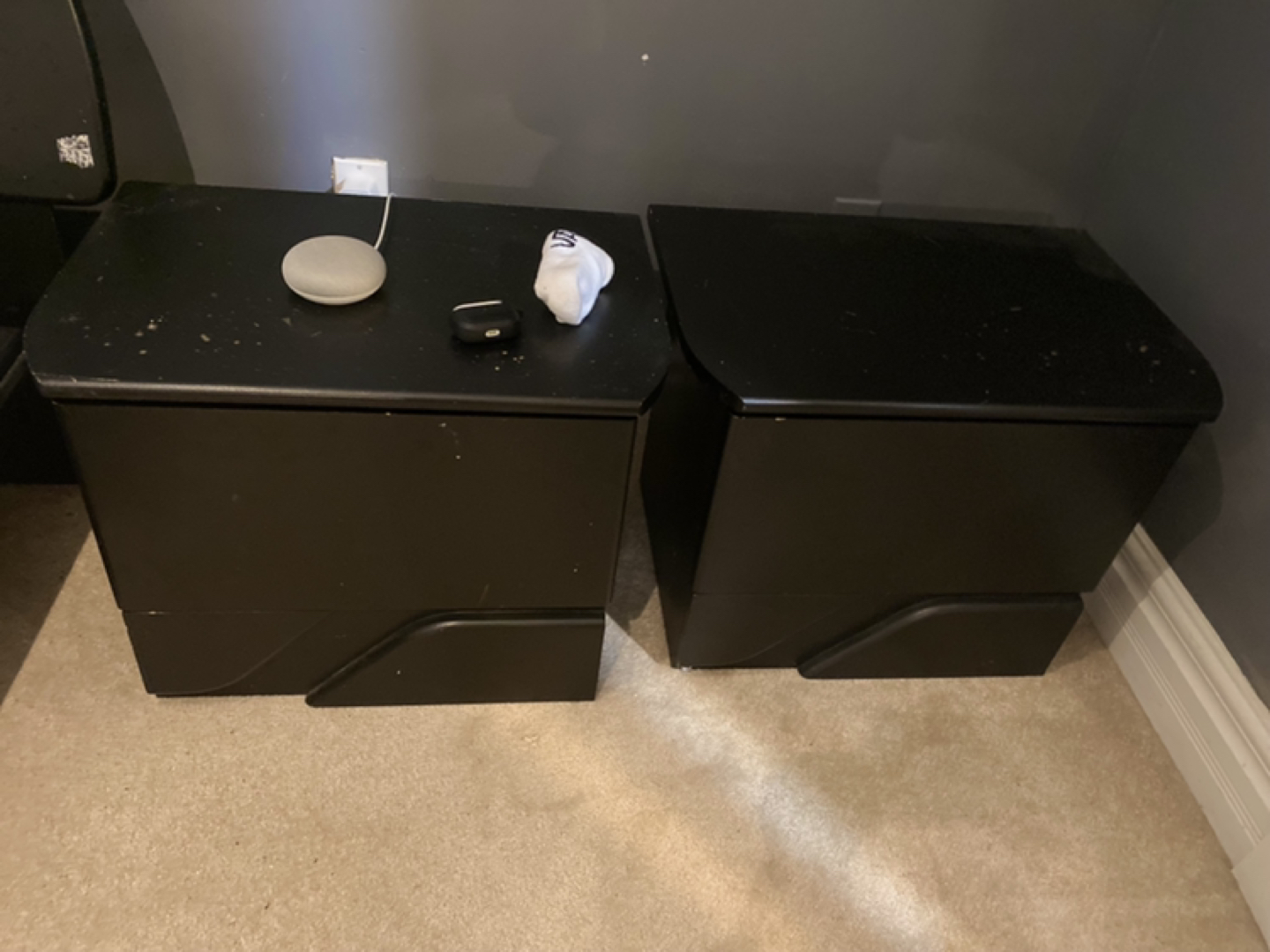 Queen bed frame with 2 night tables black wood - photo 2
