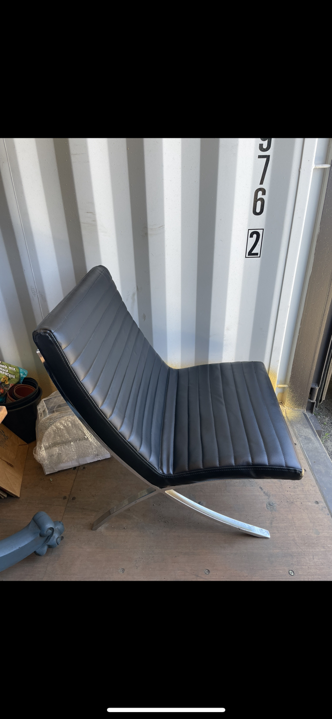 Accent chair thumbnail