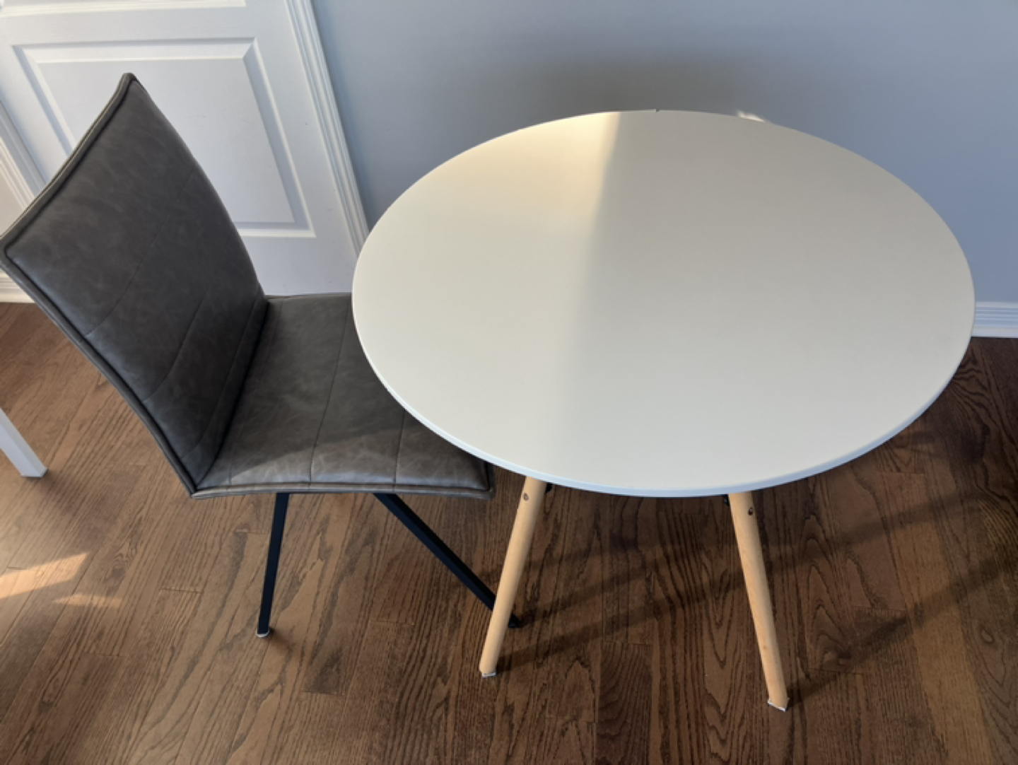 Round table, leather chair, IKEA VESKEN - photo 5