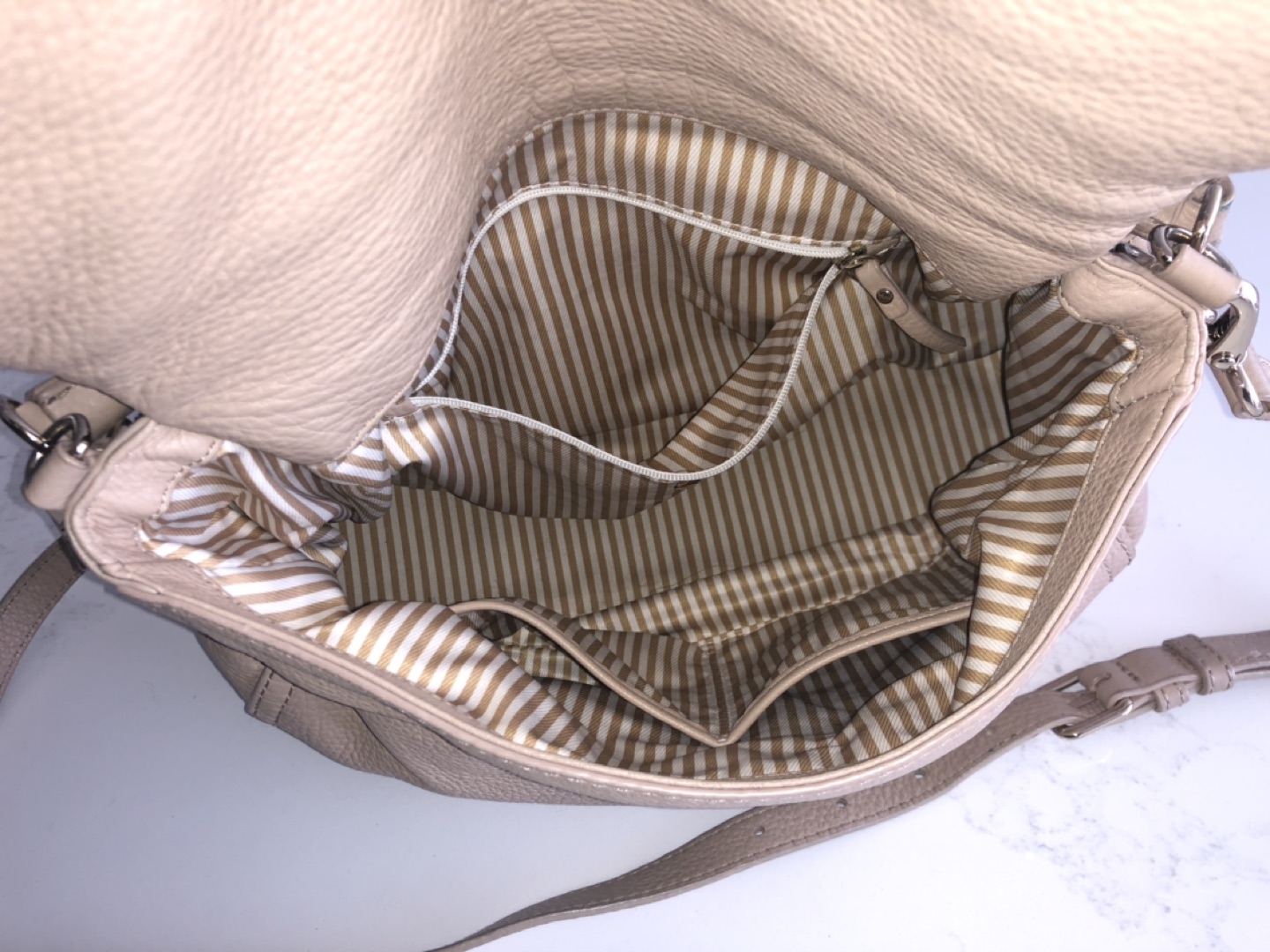 Kate Spade ♠️ Cobble Hill Crossbody bag image indicator(4)