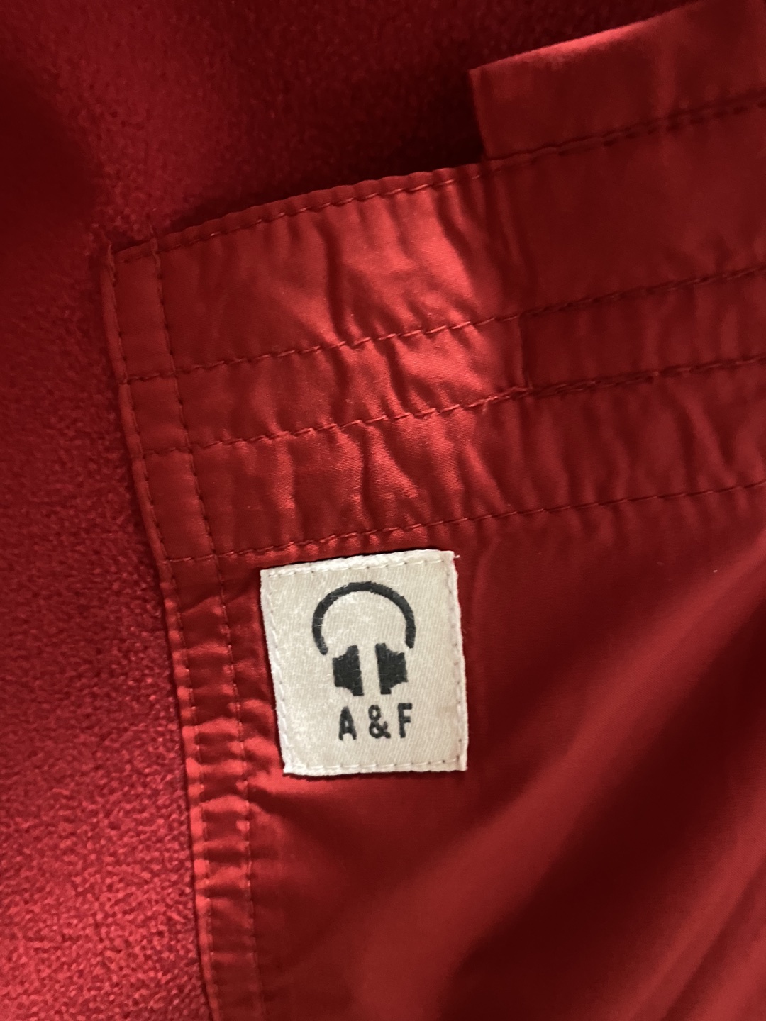 Puffer vest with hood - photo 4