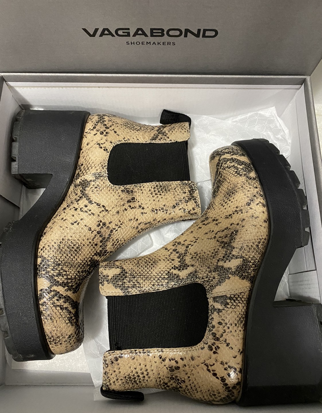 Vagabond Chunky boots thumbnail
