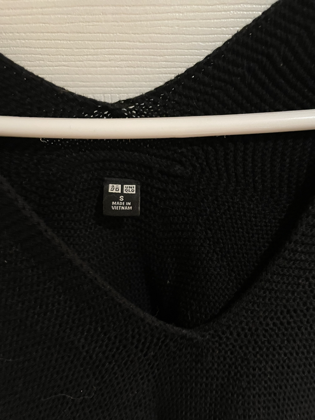 Uniqlo black sweater - photo 2