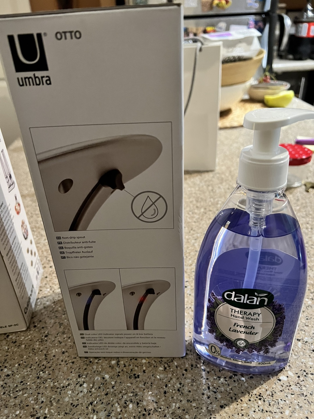 No touch soap dispenser with soap