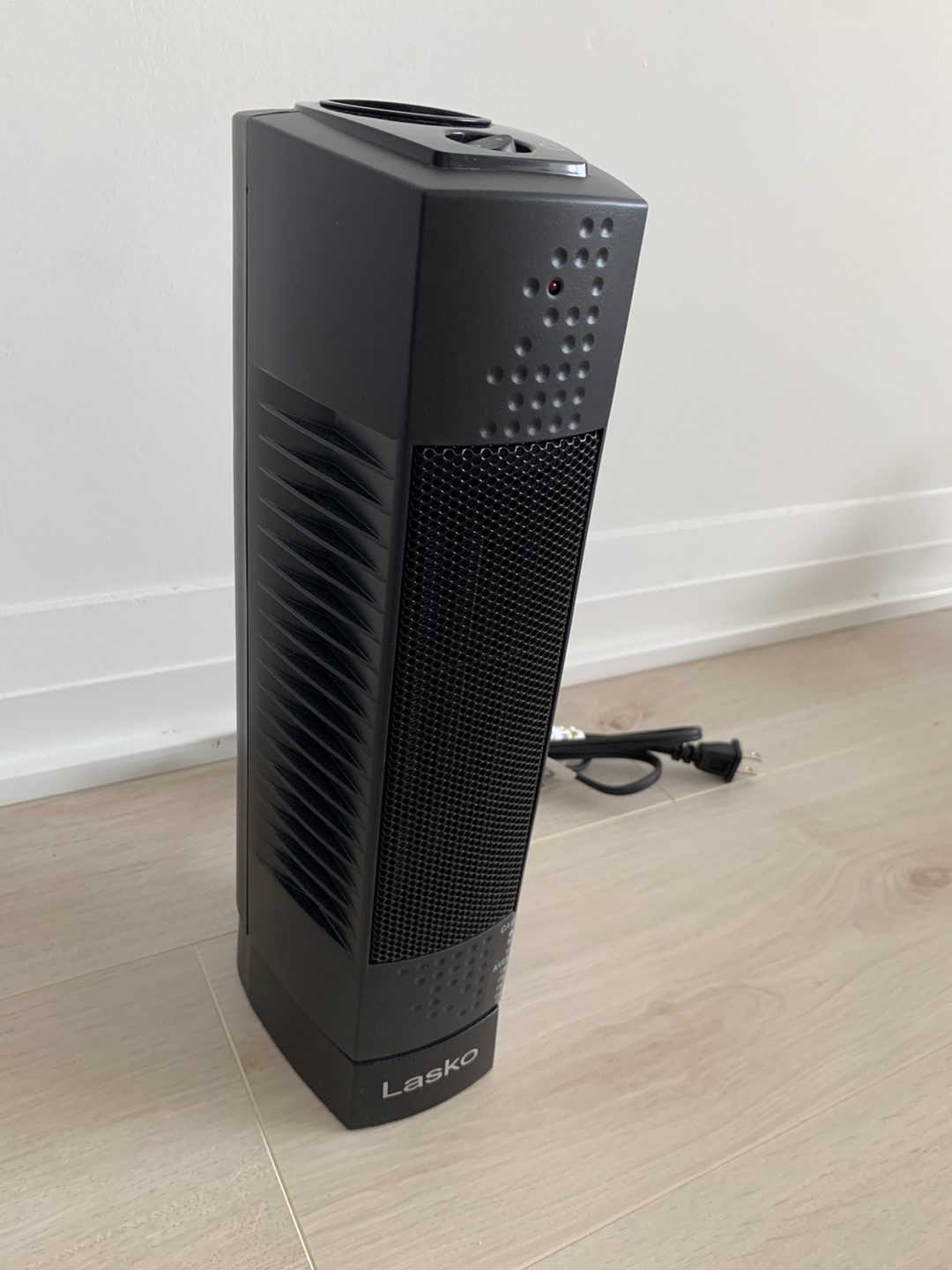 Lasko Desktop Tower Fan and Heater - photo 2