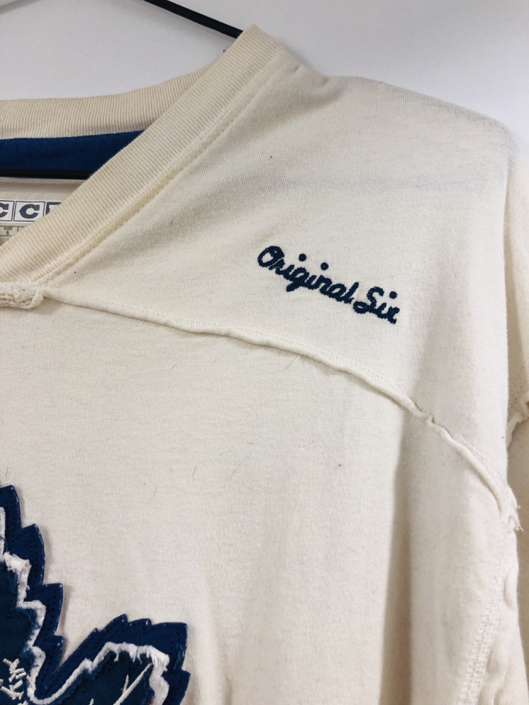 Toronto Maple Leafs long sleeve sweater image indicator(4)