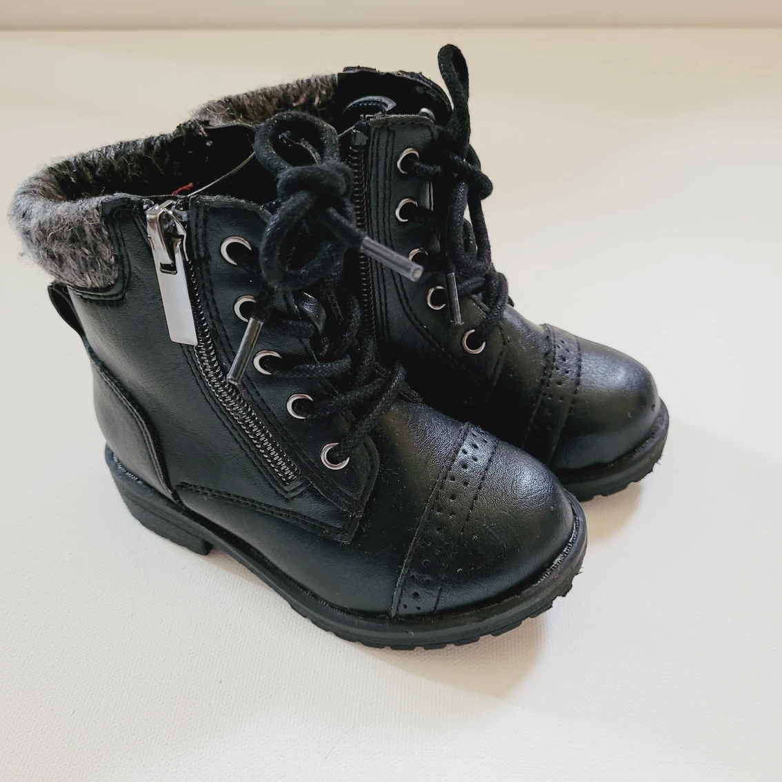 Toddler Black Boots Size 7 thumbnail