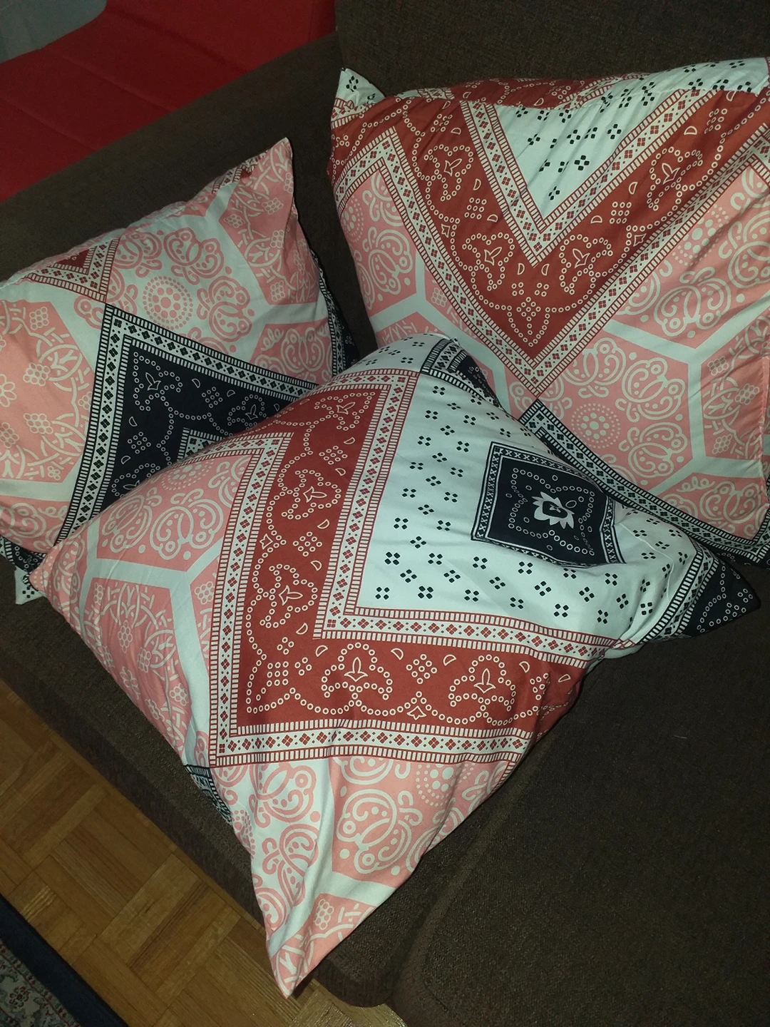 brand new three beautiful cushins $30 image indicator(4)