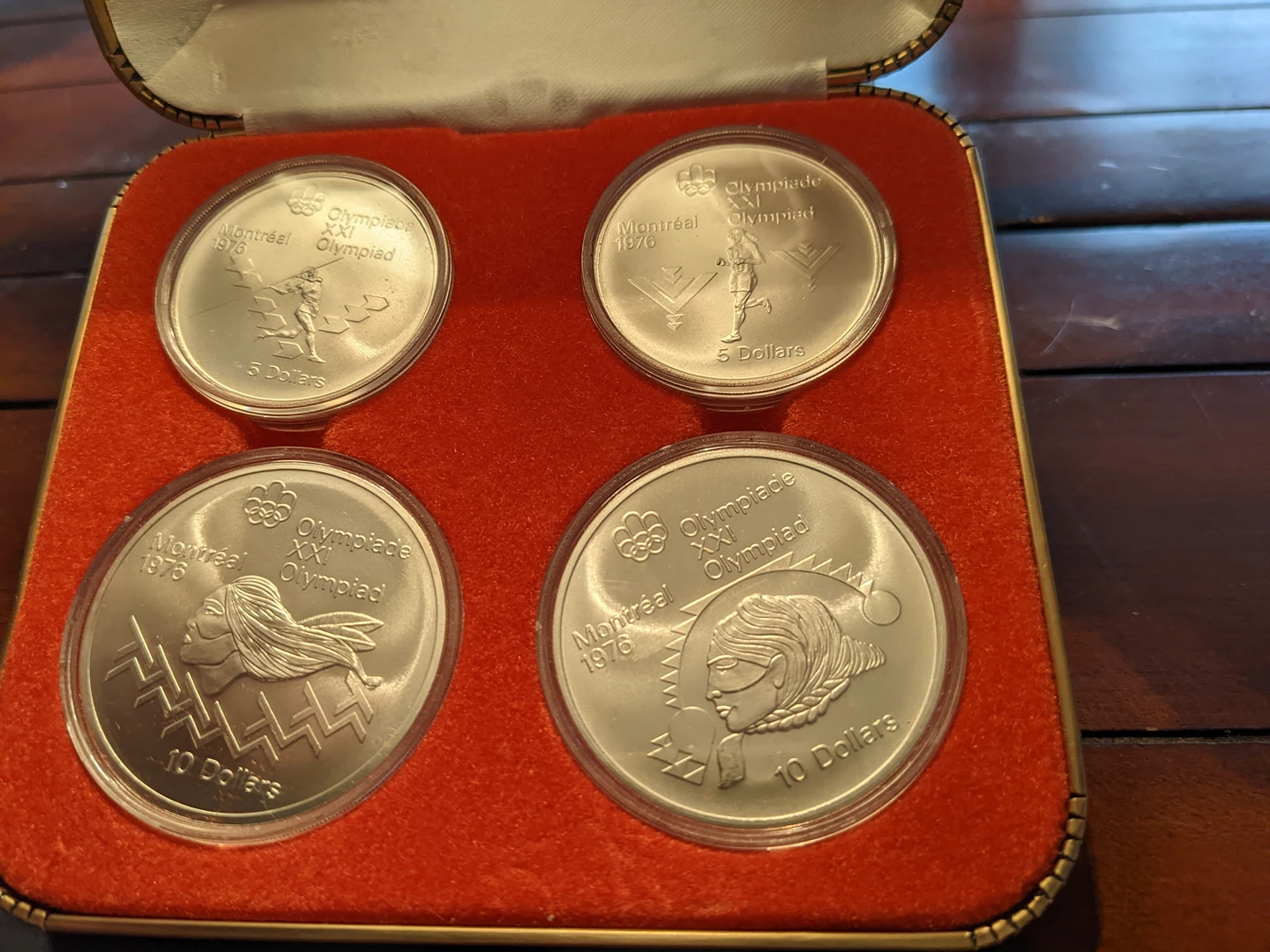 four series of 1976 Montreal Olympics one does not have a case. - photo 2