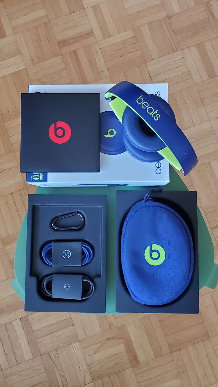 Beats by Dre - Solo 3 Wireless Headphones (Pop Indigo) - photo 2