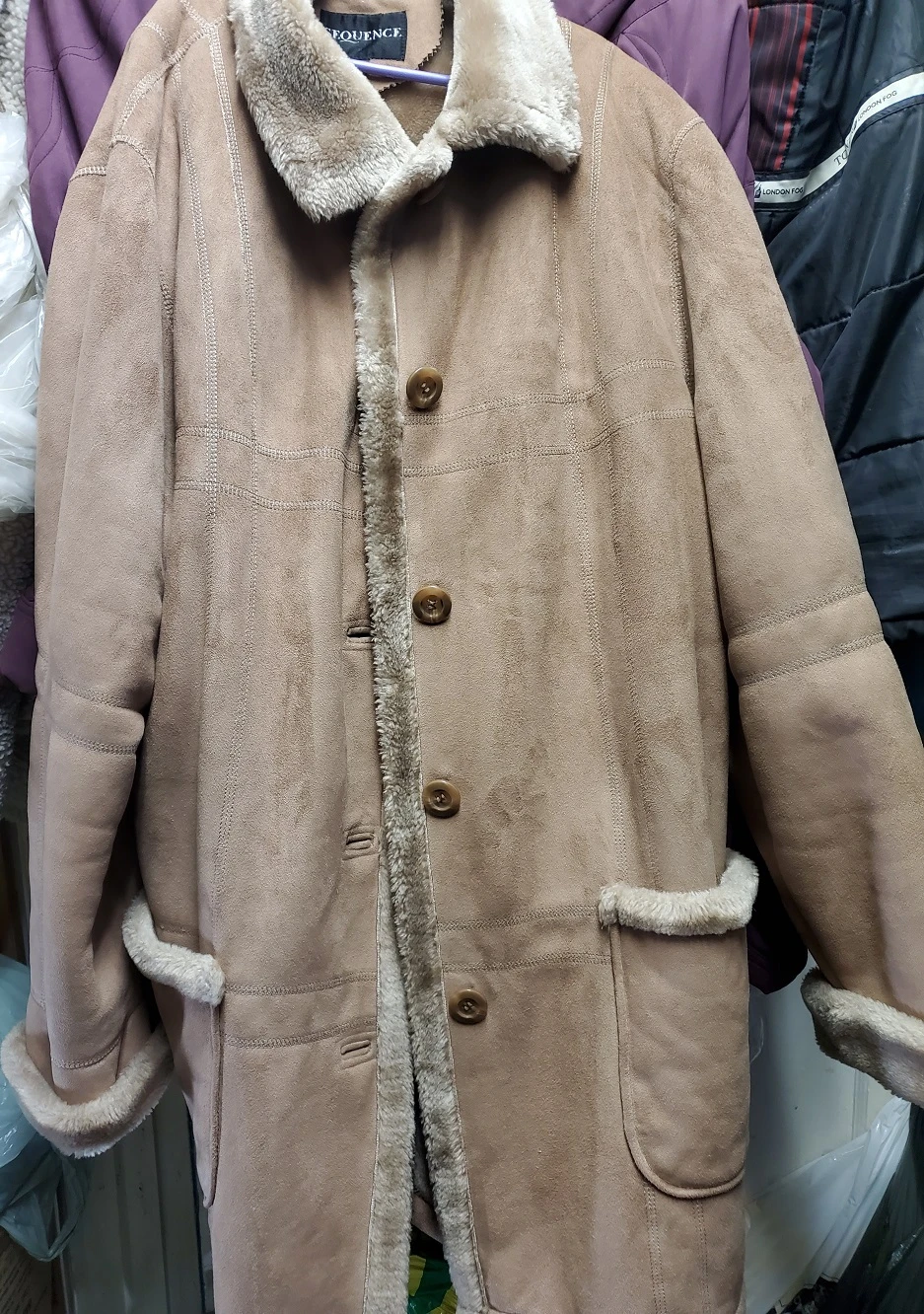 Beige warm winter coat image indicator(2)