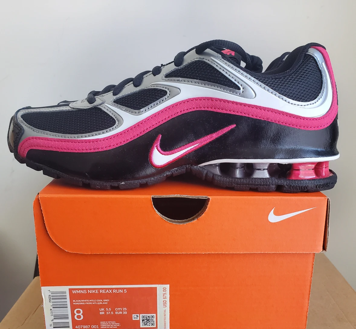 Brand New in Box - Nike Reax Run 5 Wmns Size 8