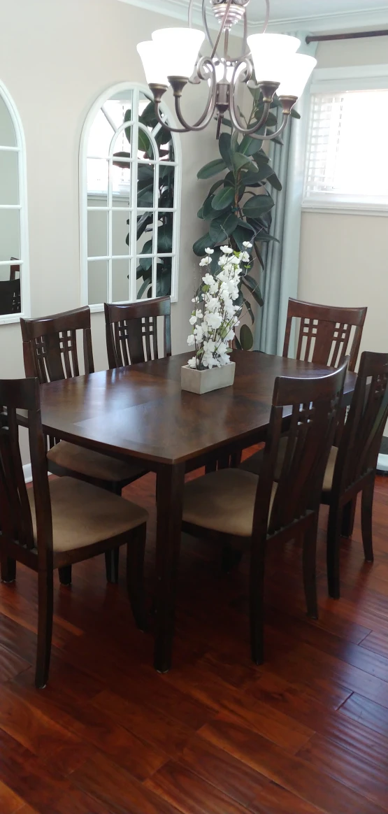 Dinning table with 6 chairs thumbnail