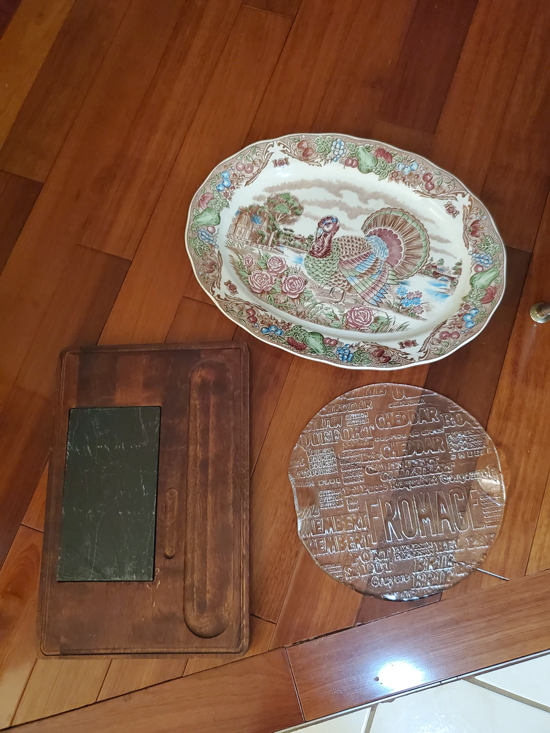 Free Variety of Serving Plates thumbnail