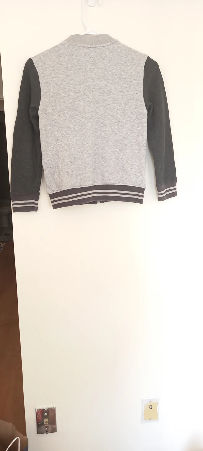 #Freecycle Boys Sweater ..Size 7/8 image indicator(3)