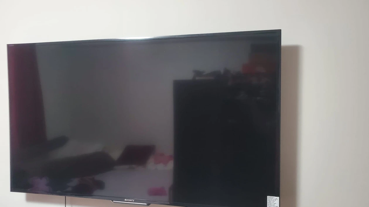 47" Sony bravia thumbnail