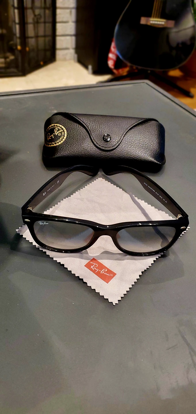 Ray-Ban New Wayfarer Classic RB2132