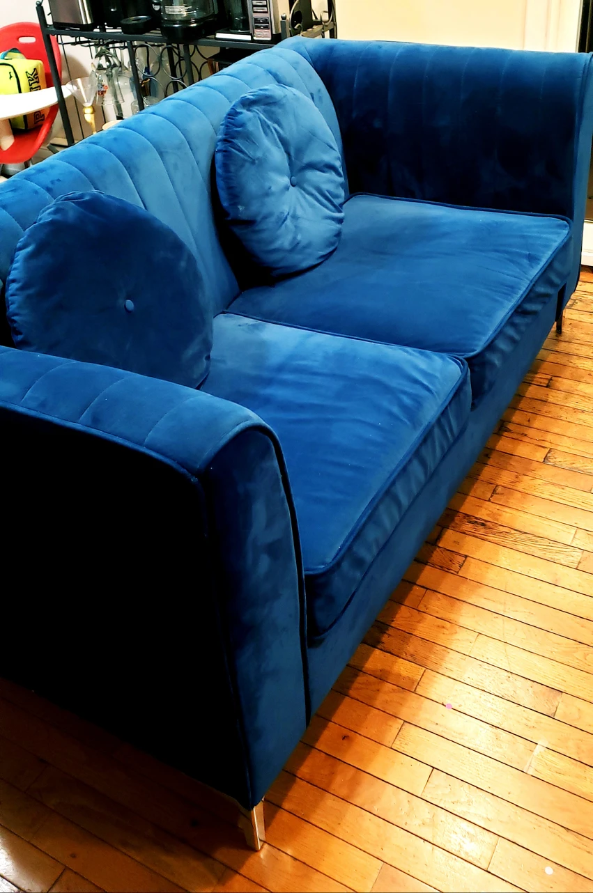Beautiful blue velvet sofa like new - photo 4