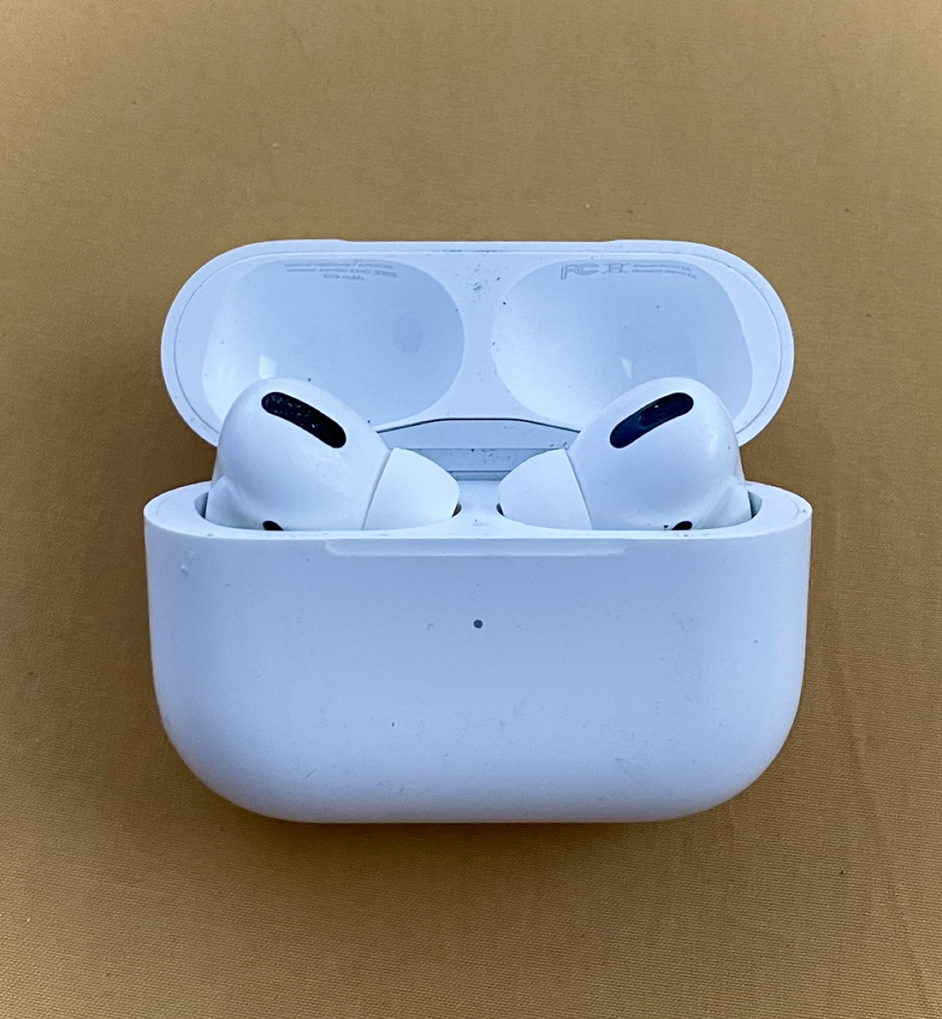 1st Gen Airpod Pro (barely used) thumbnail