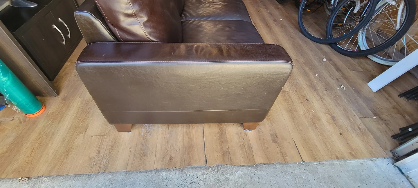 NATUZZI LEATHER SOFA - photo 4