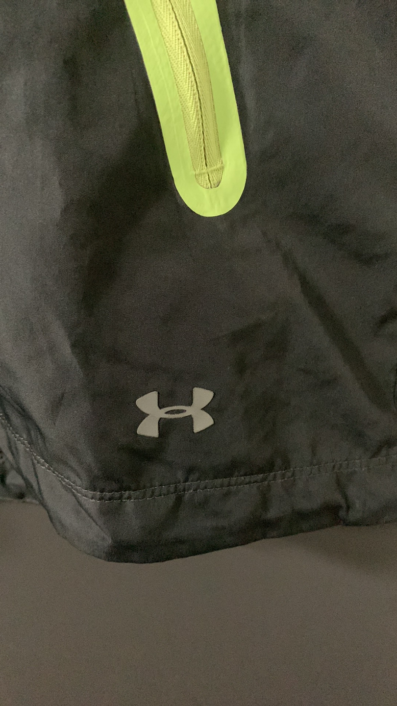 Under Armour women’s jacket XS image indicator(5)