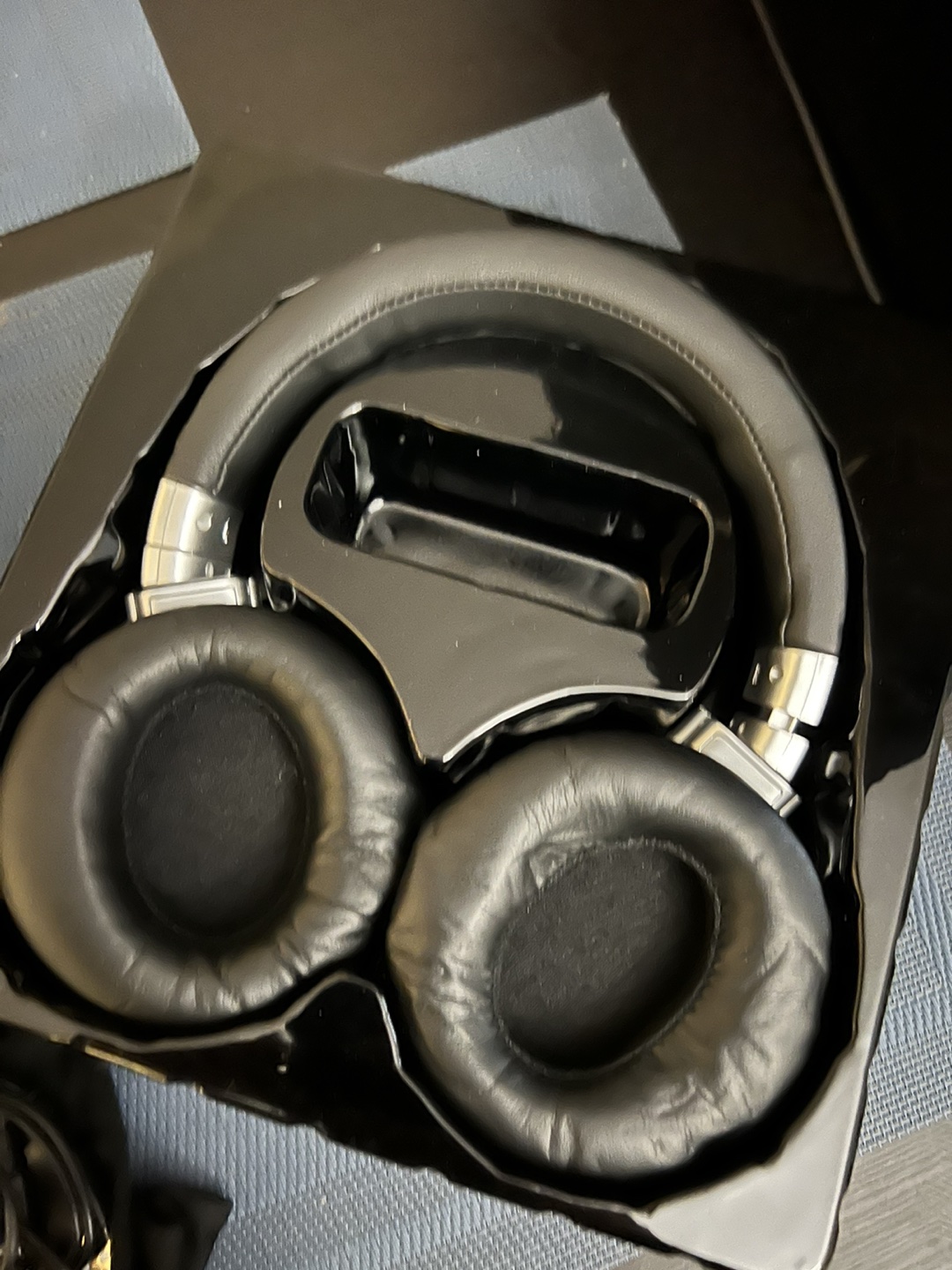 Bluetooth headphone - photo 2