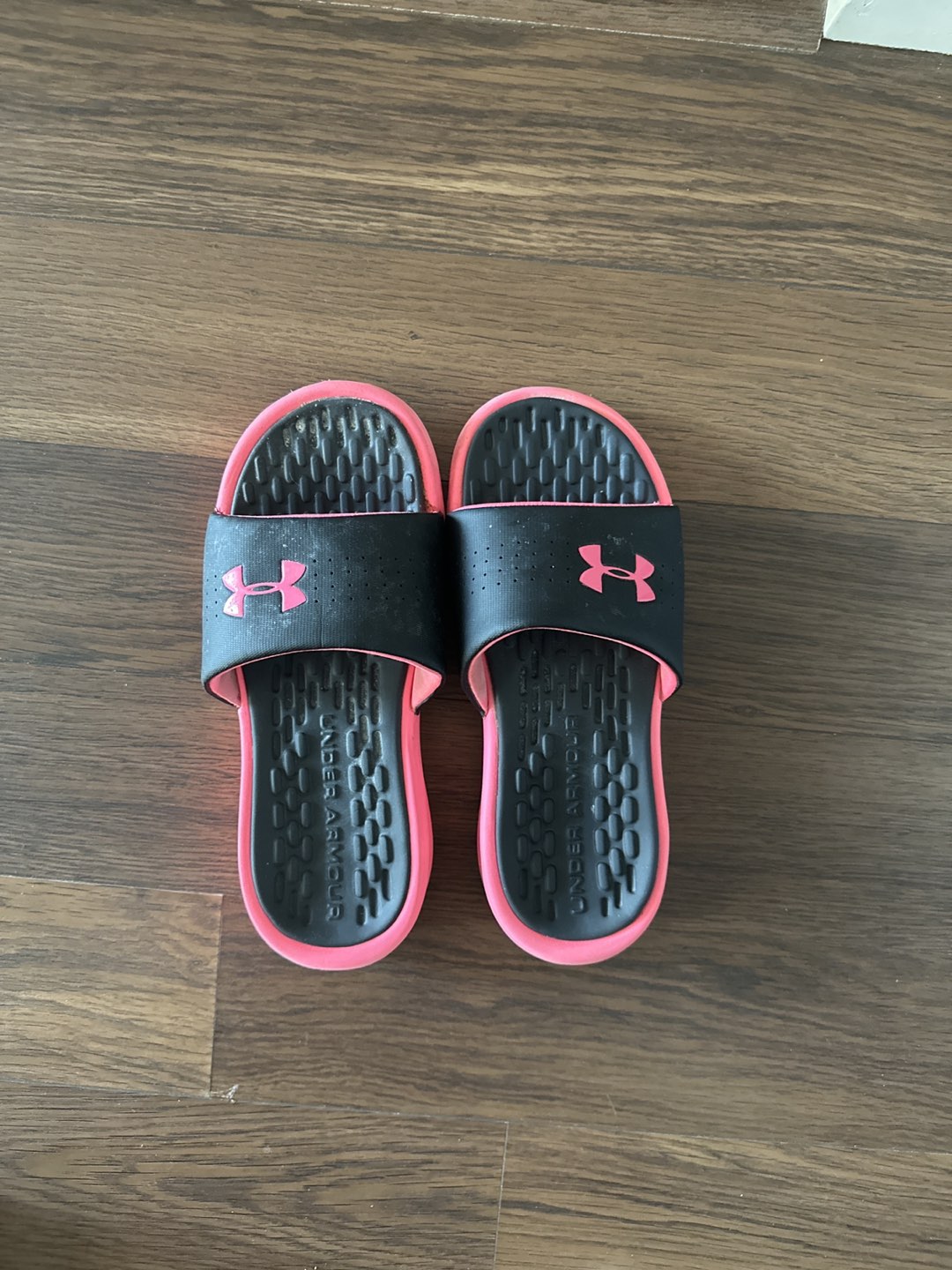 Under Armour slippers- size 6.5 #freecycle