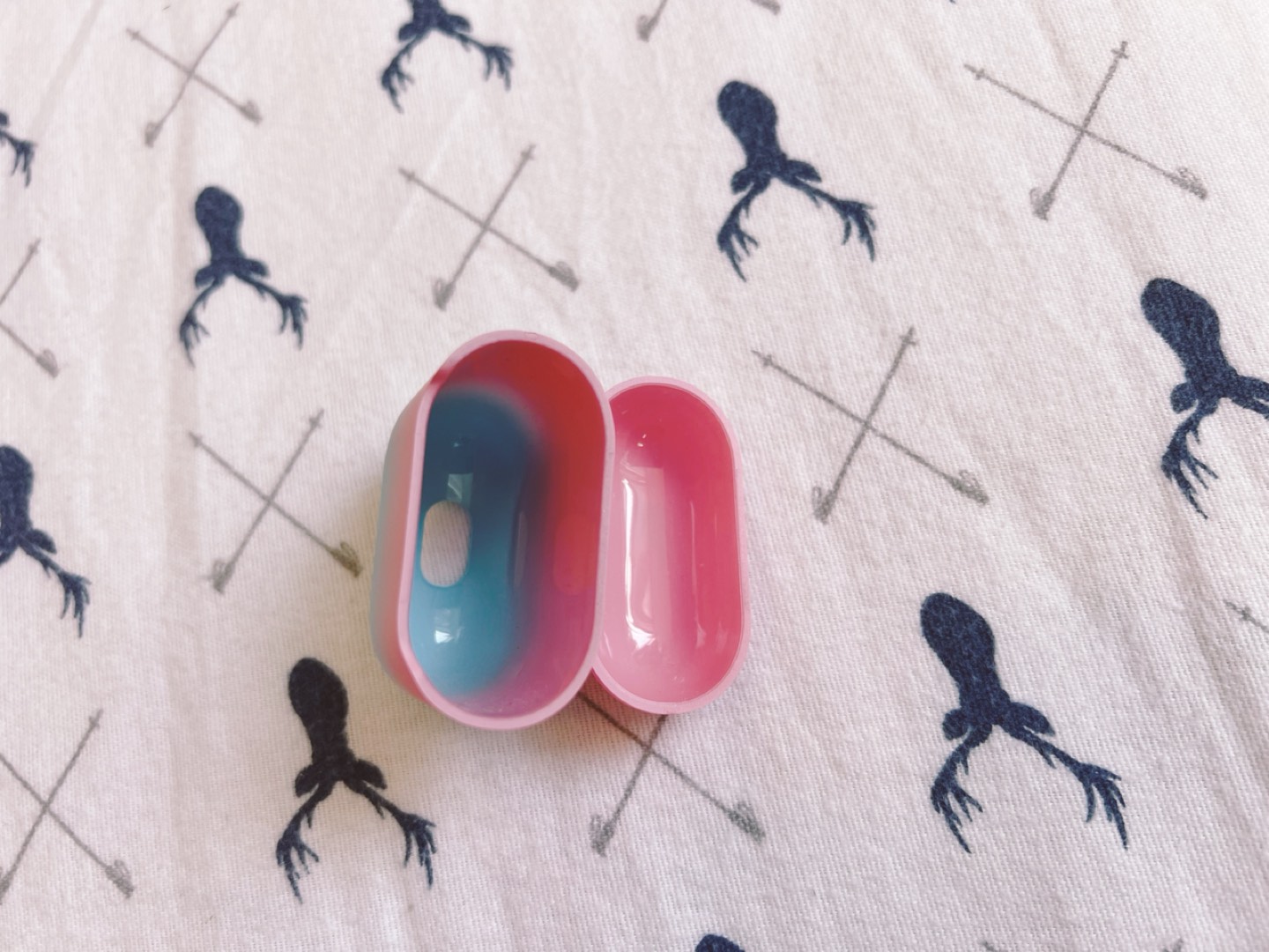 AirPods case brand new - photo 4