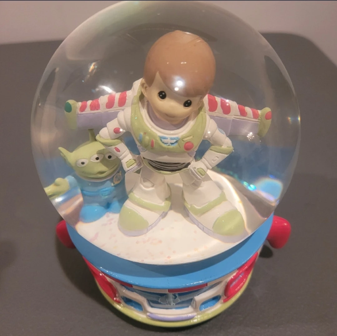Precious Moments, Disney Collection, Boy As Buzz Lightyear image indicator(2)
