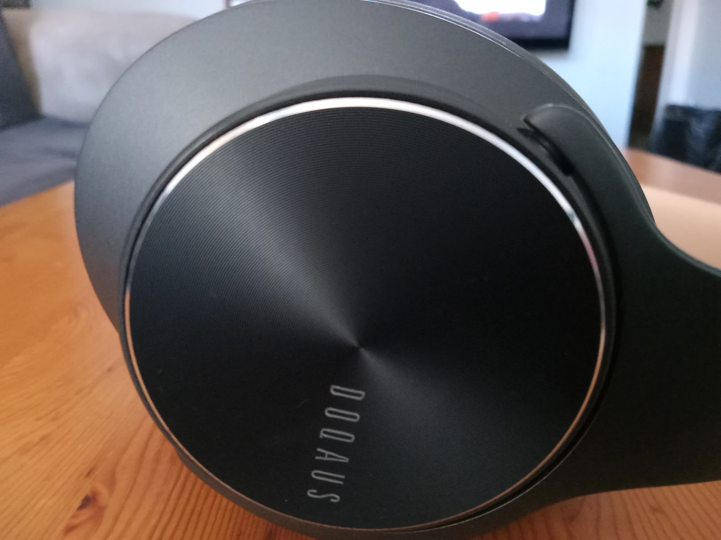 Bluetooth Headphones thumbnail