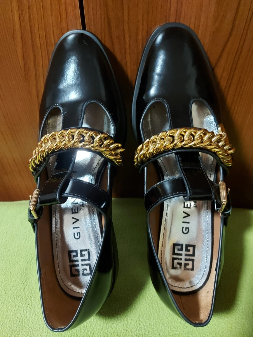 Authentic givenchy shoes image indicator(5)