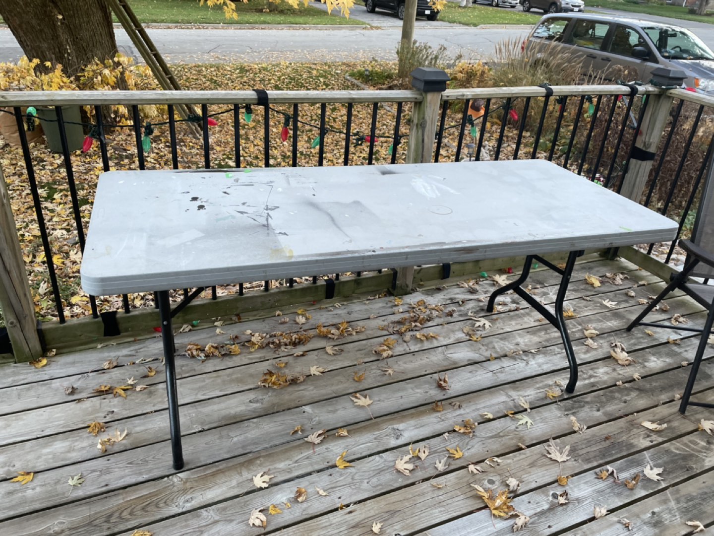 Folding table thumbnail
