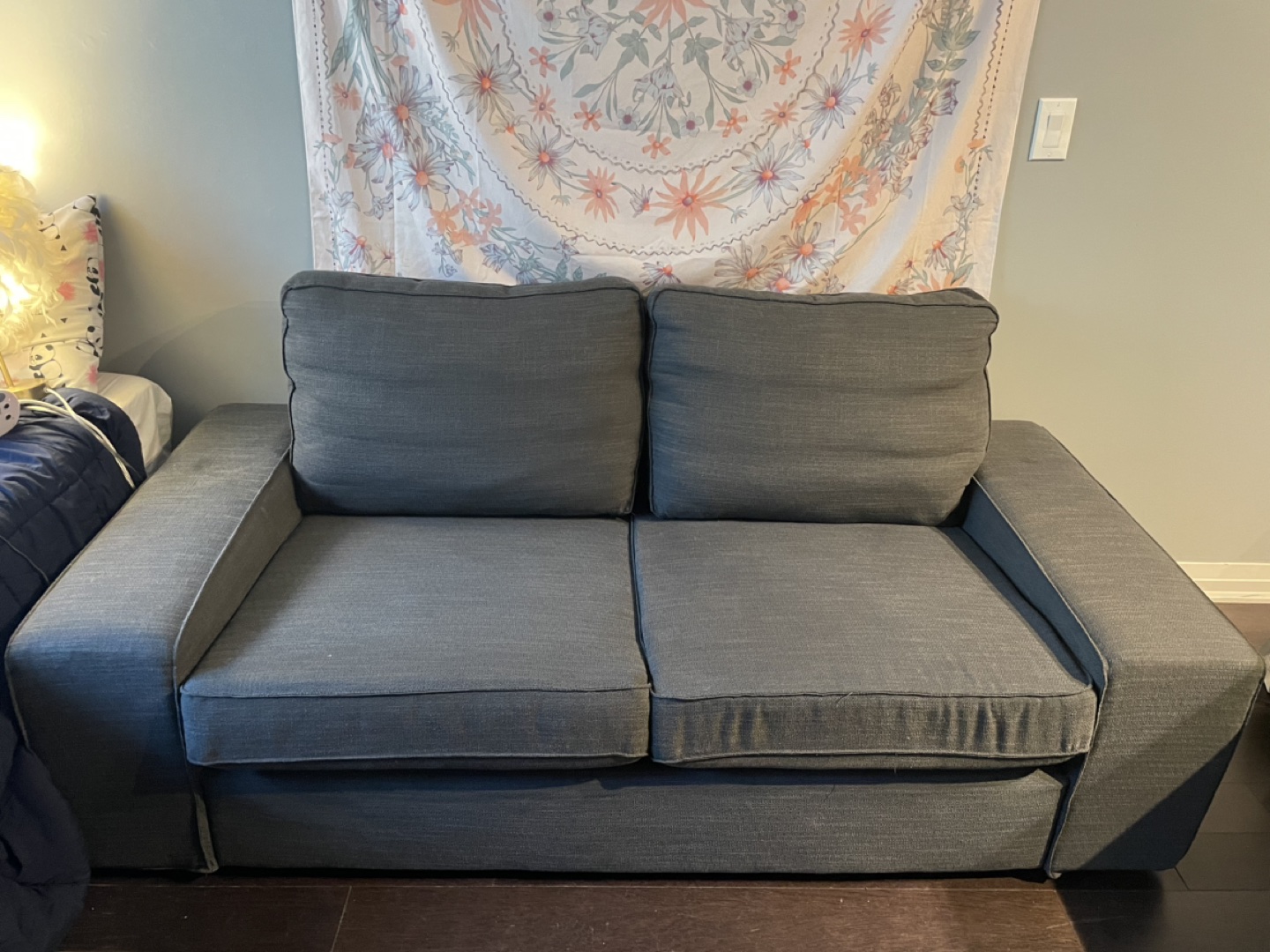 Like new loveseat image indicator(2)