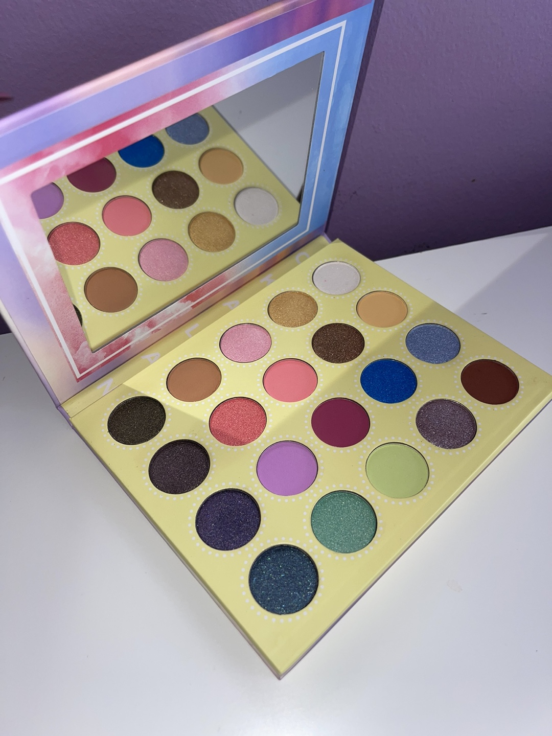 Paradise 2 eyeshadow palette BY OKALAN - photo 4