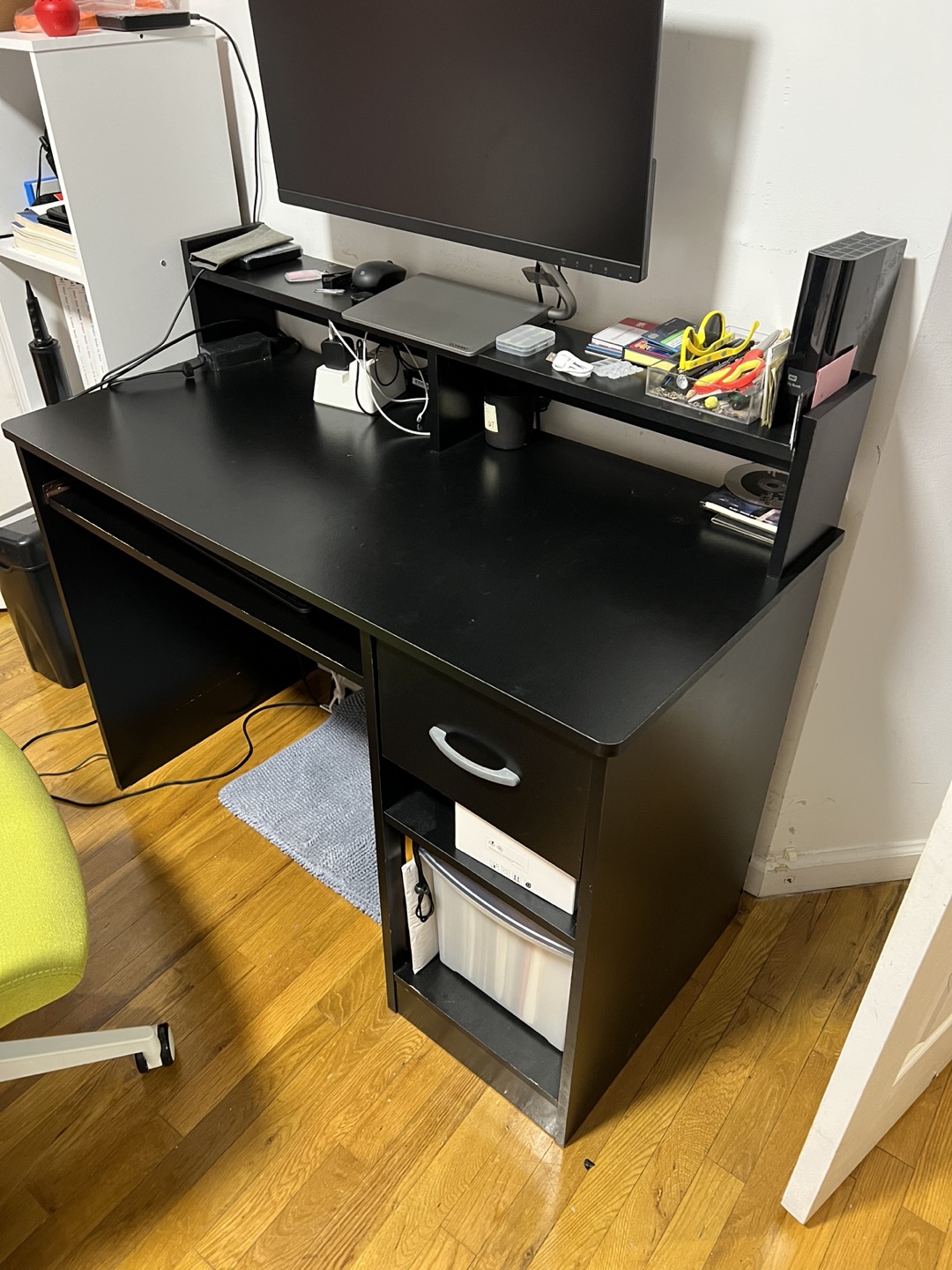 Computer desk