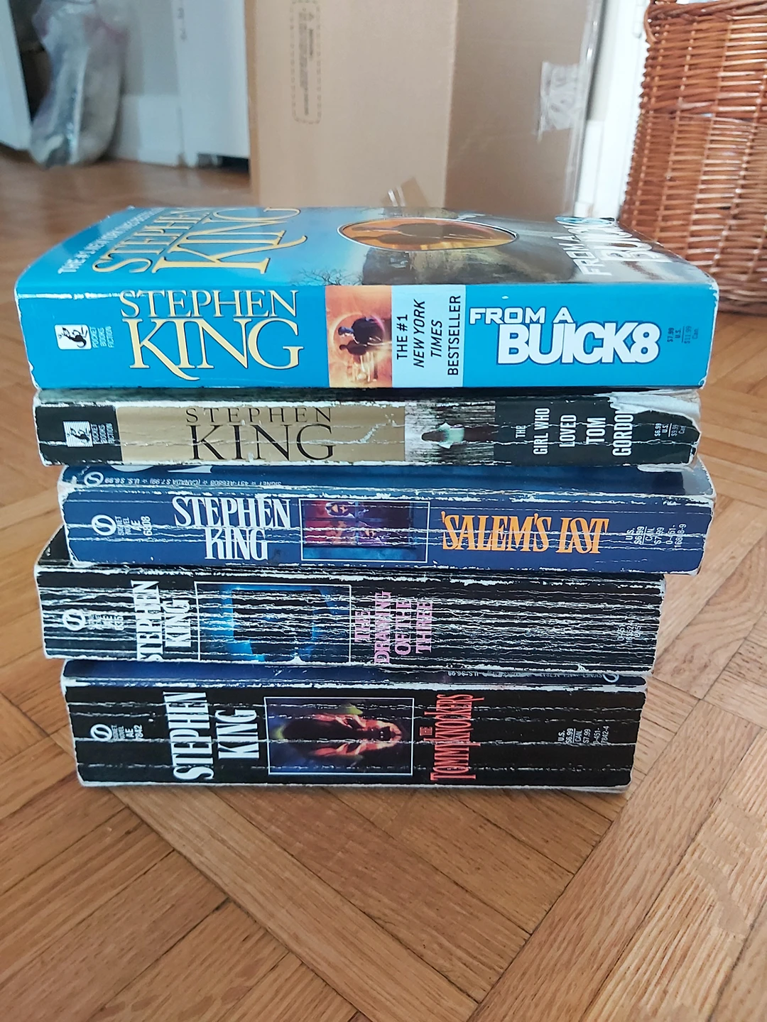 Stephen King Book Bundle for ONLY $1!!! thumbnail