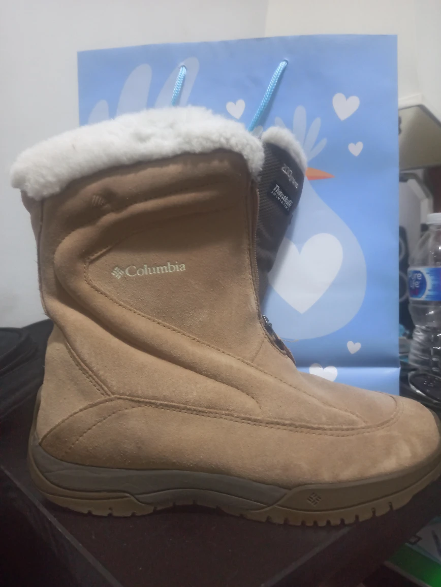 Women's winter boots thumbnail