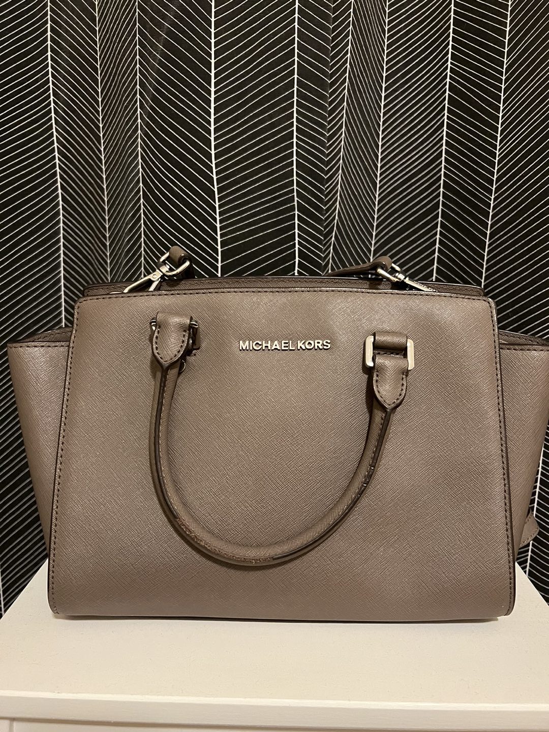 **MICHAEL KORS BAG** thumbnail