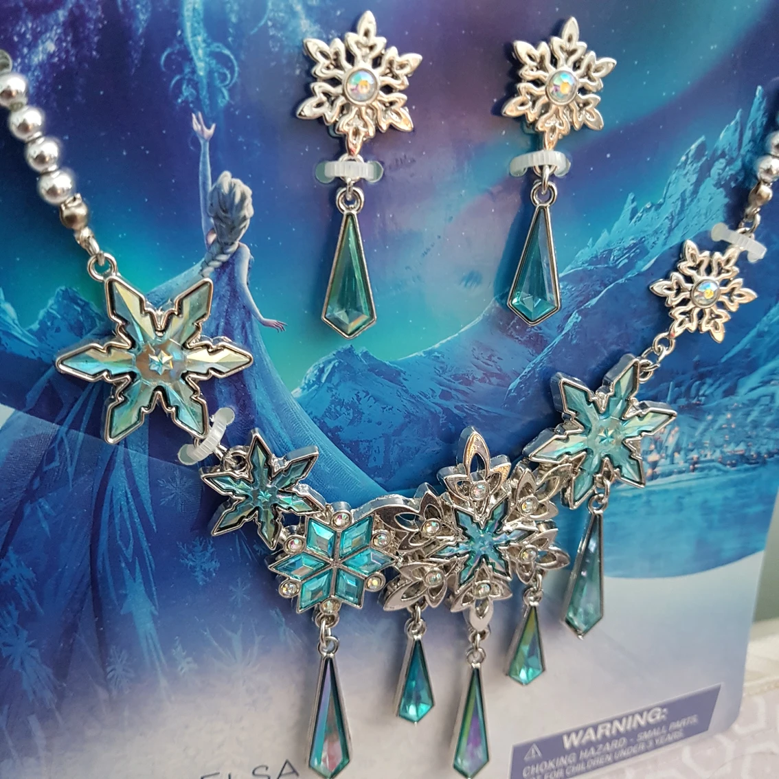 5 piece FROZEN Elsa costume image indicator(8)